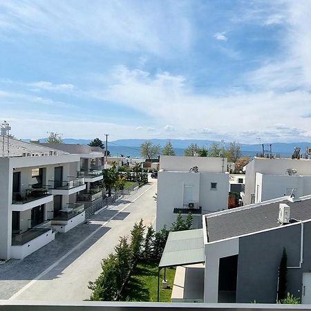 Luxsuites Ofrínion Exteriör bild
