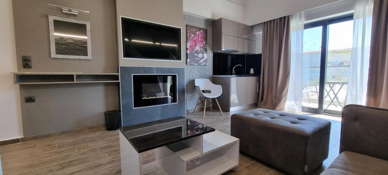 Luxsuites Ofrínion Exteriör bild