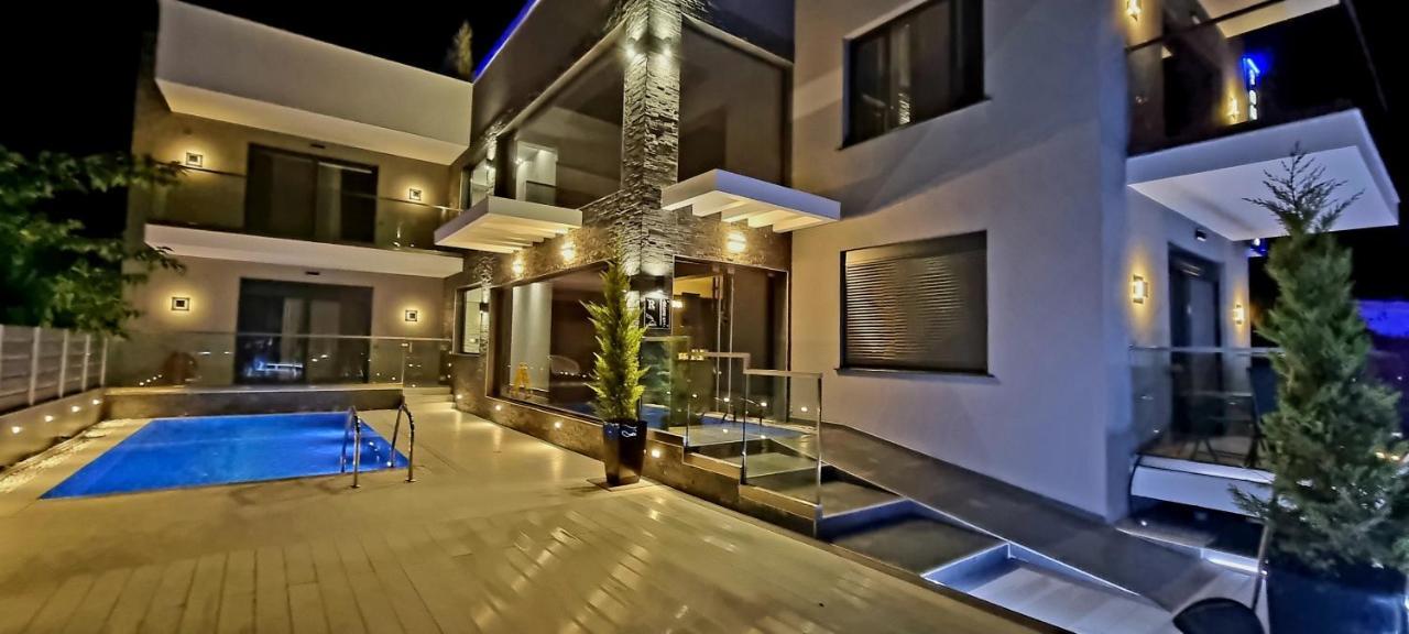 Luxsuites Ofrínion Exteriör bild