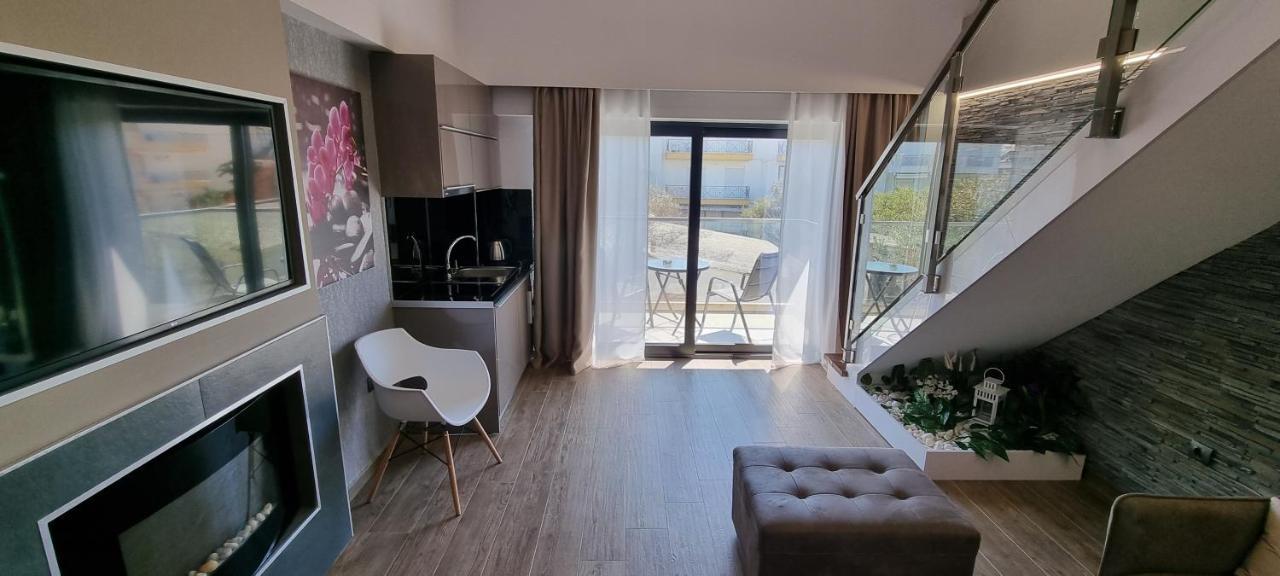 Luxsuites Ofrínion Exteriör bild