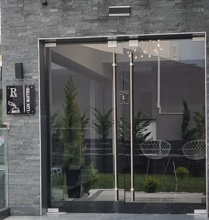 Luxsuites Ofrínion Exteriör bild